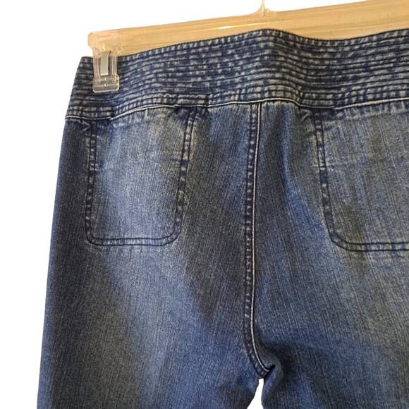 Calvin Klein Mid Wash Straight leg Jeans with Buckled Belt - Size 2 - Picture 5 of 9